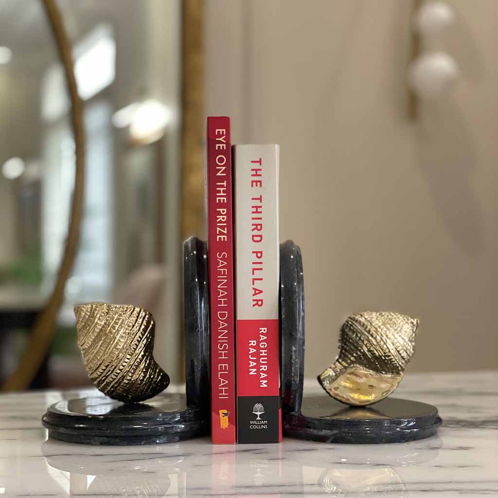 Concha-Bookend-Lifestyle.jpg