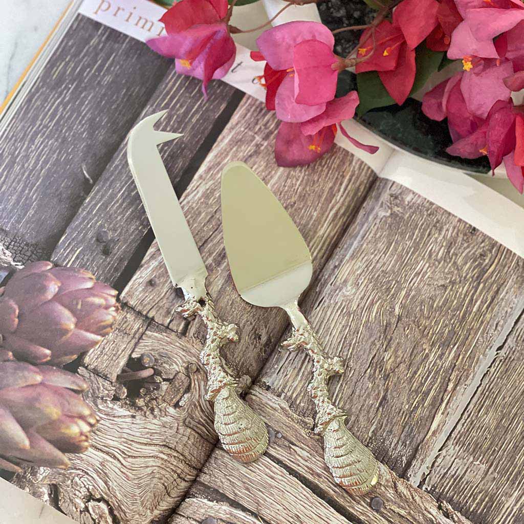 Coral-Cheese-Knife-Lifestyle.jpg