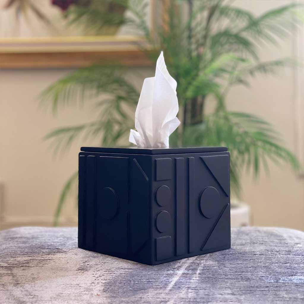 Forma-Box-Black-Lifestyle.jpg