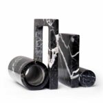 Nero Bookend -Studio